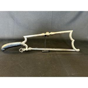 Sega da amputazione in ferro forgiato