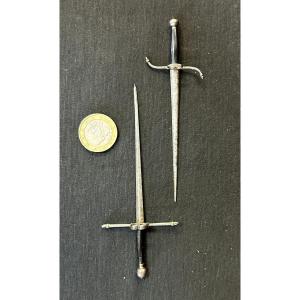 Spadini in ferro forgiato in miniatura