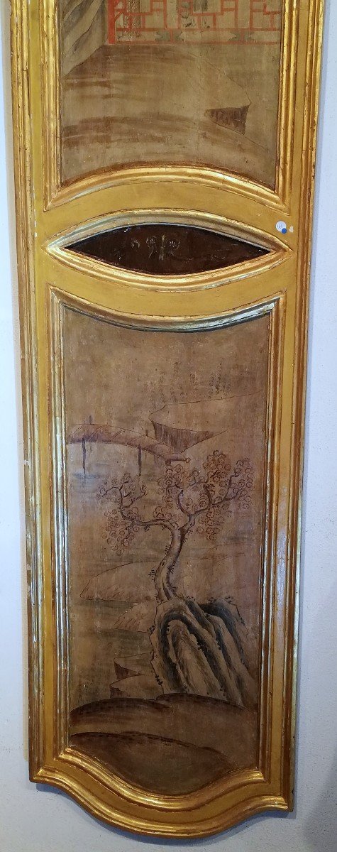 Une Rare Paire d'Elements De Boiserie En Bois Peint Avec Scenes De Chinoiserie. Italie, XVIII° -photo-1