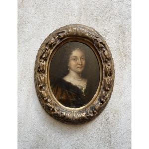 17th Century Oil On Wood - Portrait Of A Woman Of Quality - Original Carved And Gilded Wooden Frame