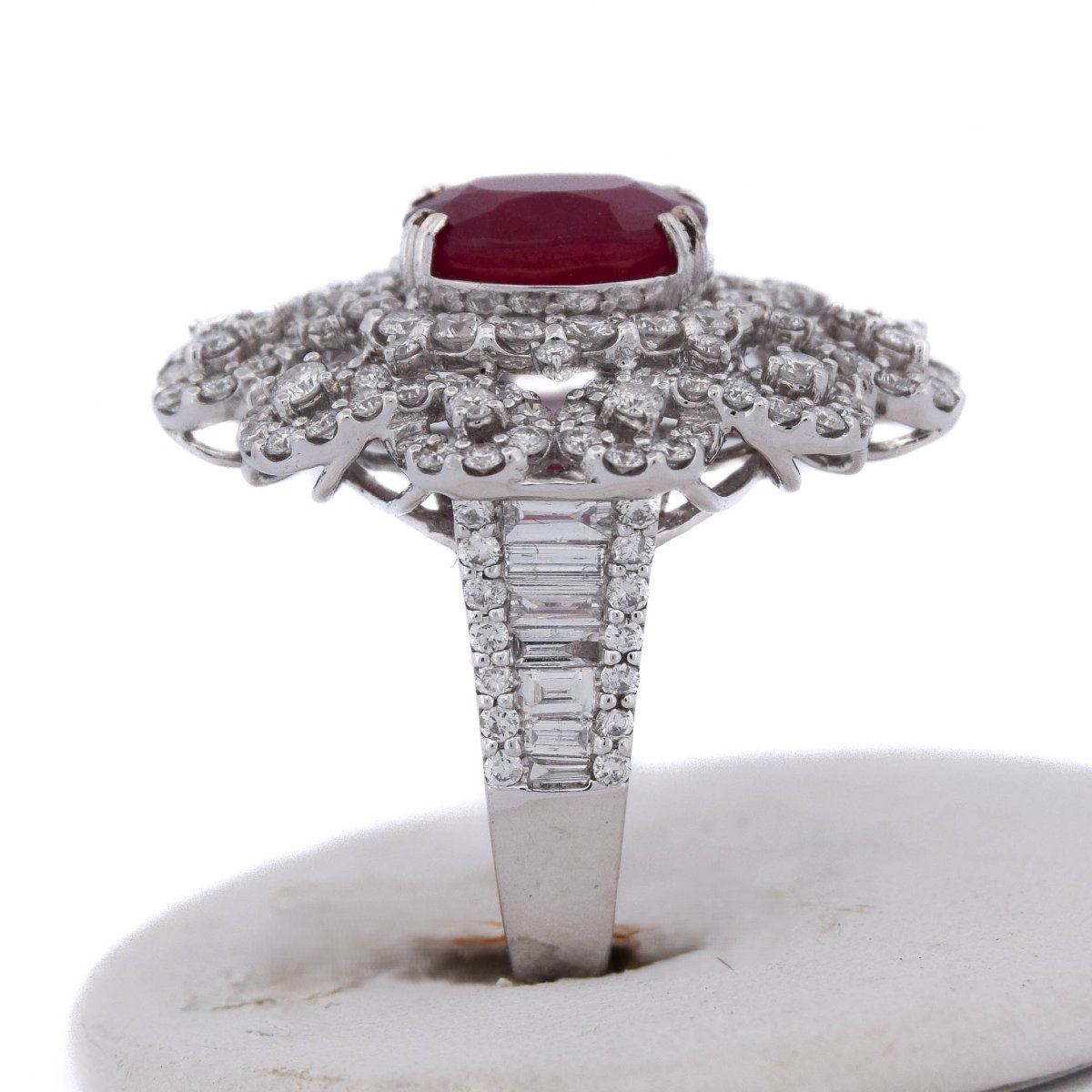 Elegante anello contemporaneo oro 18kt con rubino e diamanti      AN65 (00239)-photo-1