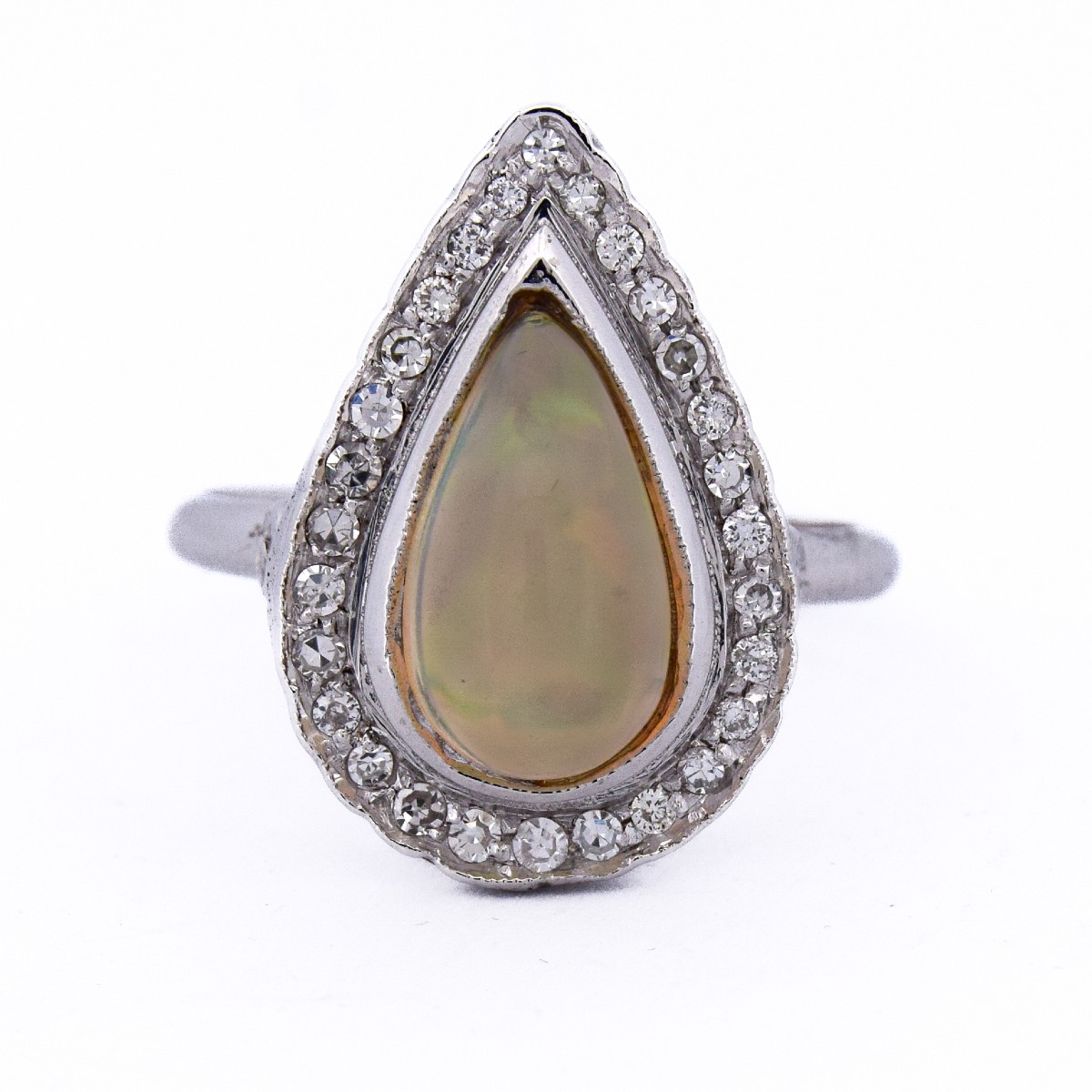 Anello in oro 18 kt opale e diamanti  AN100 (0069)