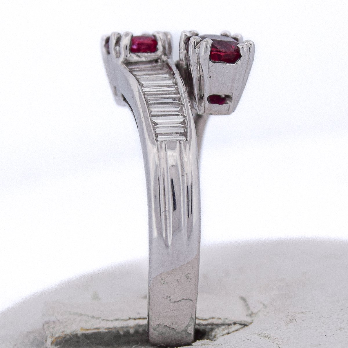 Anello Vintage Oro Bianco 18 kt con Rubini e Diamanti Baguette    AN590 112-403 (00119)-photo-5