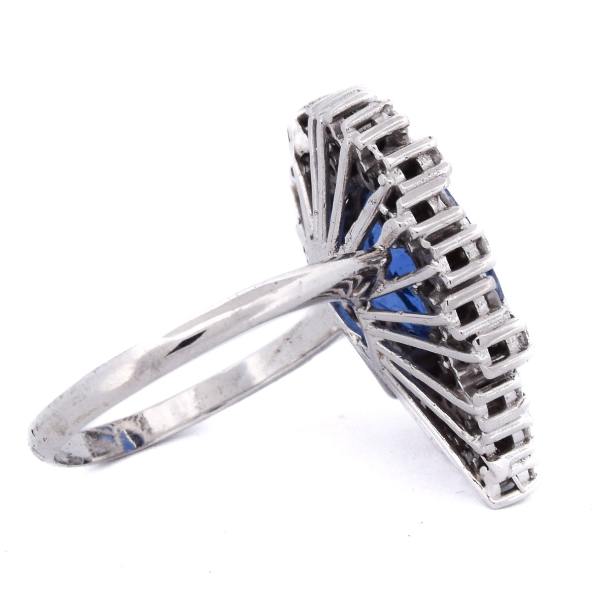 Anello Contemporaneo Oro Bianco 18 kt con Zaffiro 4 ct e Diamanti   AN P8-photo-1