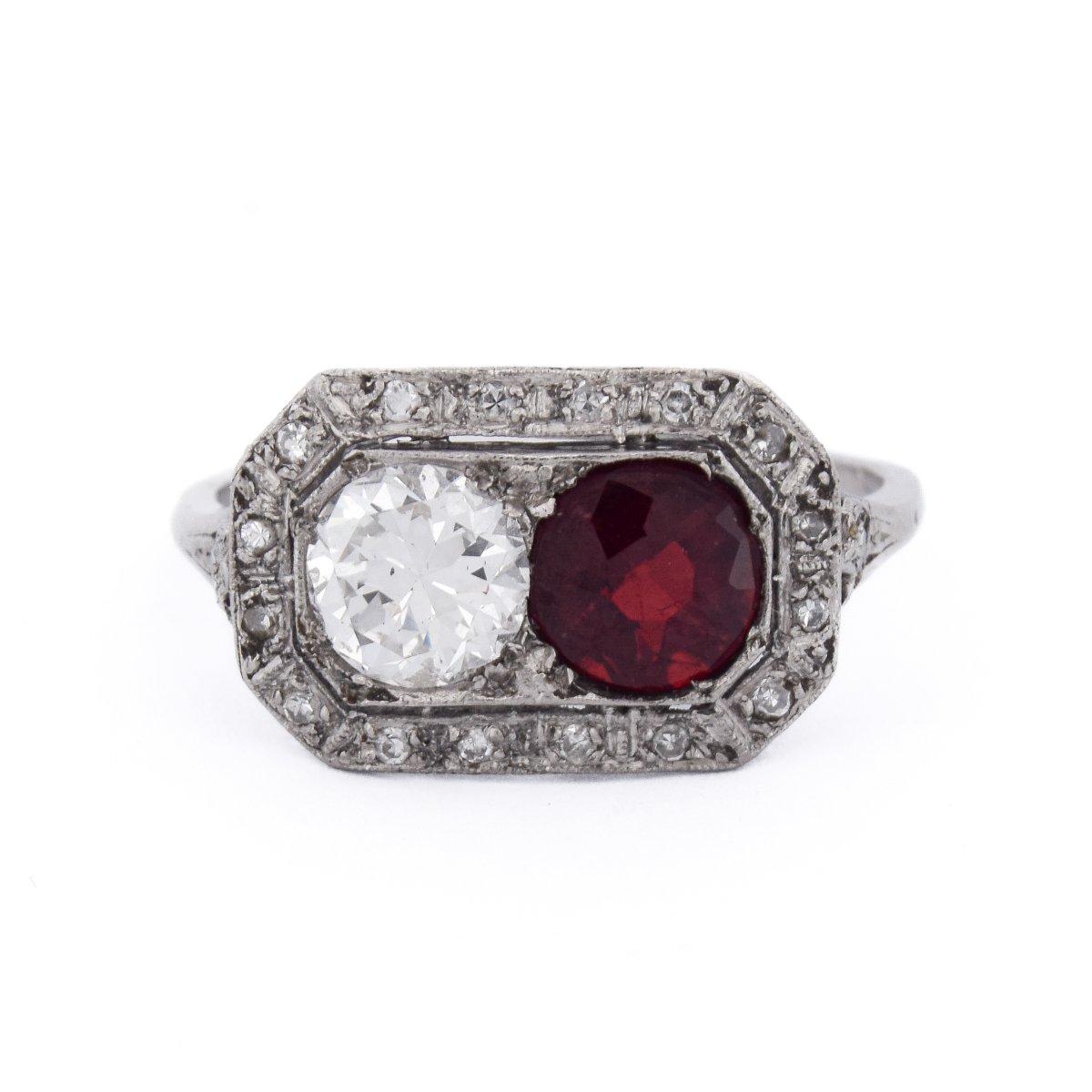 Anello Art Déco in Platino 950 con Rubino e Diamanti   AN606 (00539)