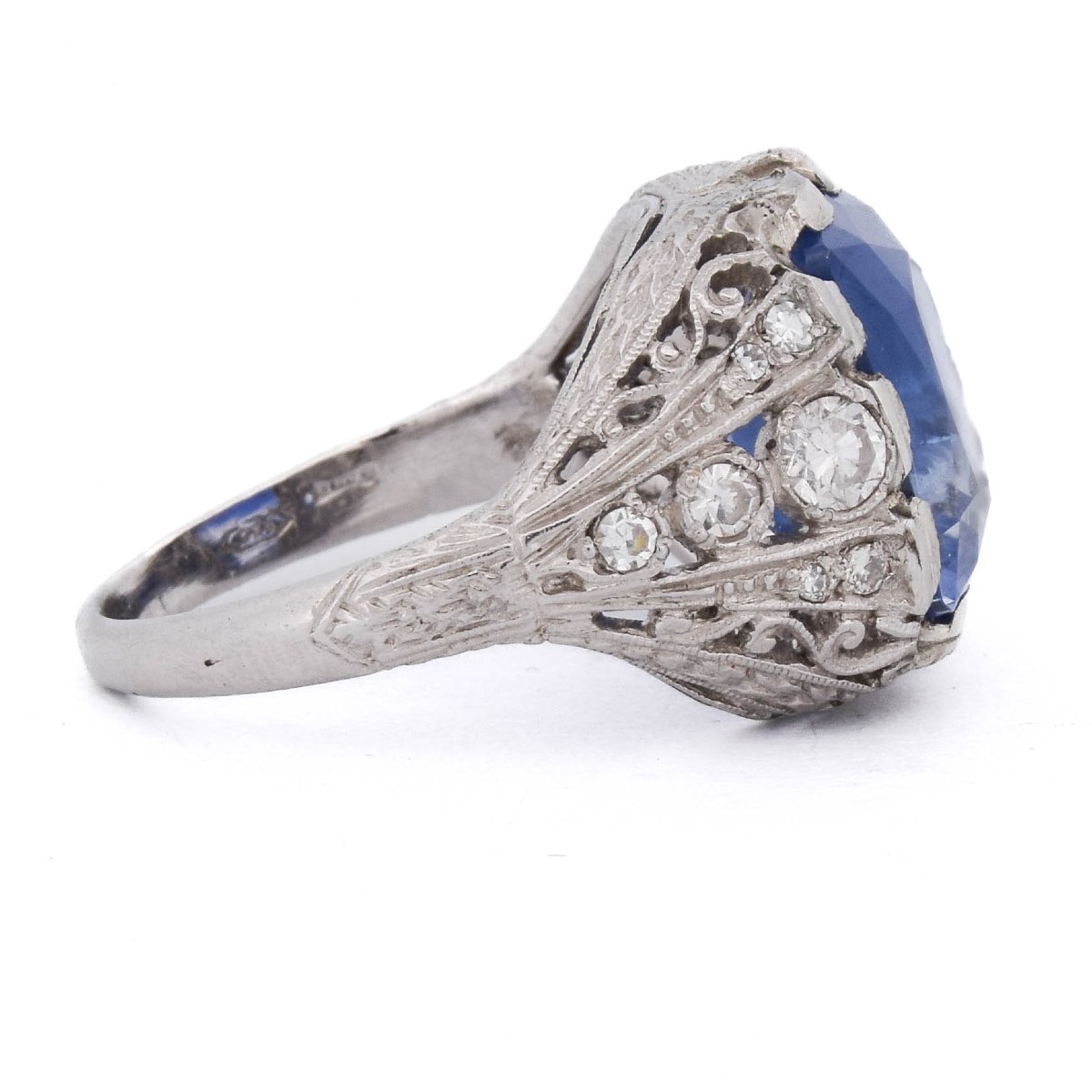 Anello Antico Circa 1910 In Platino Con Zaffiro Birmano Non Riscaldato 8,47 Ct E Diamanti-photo-4