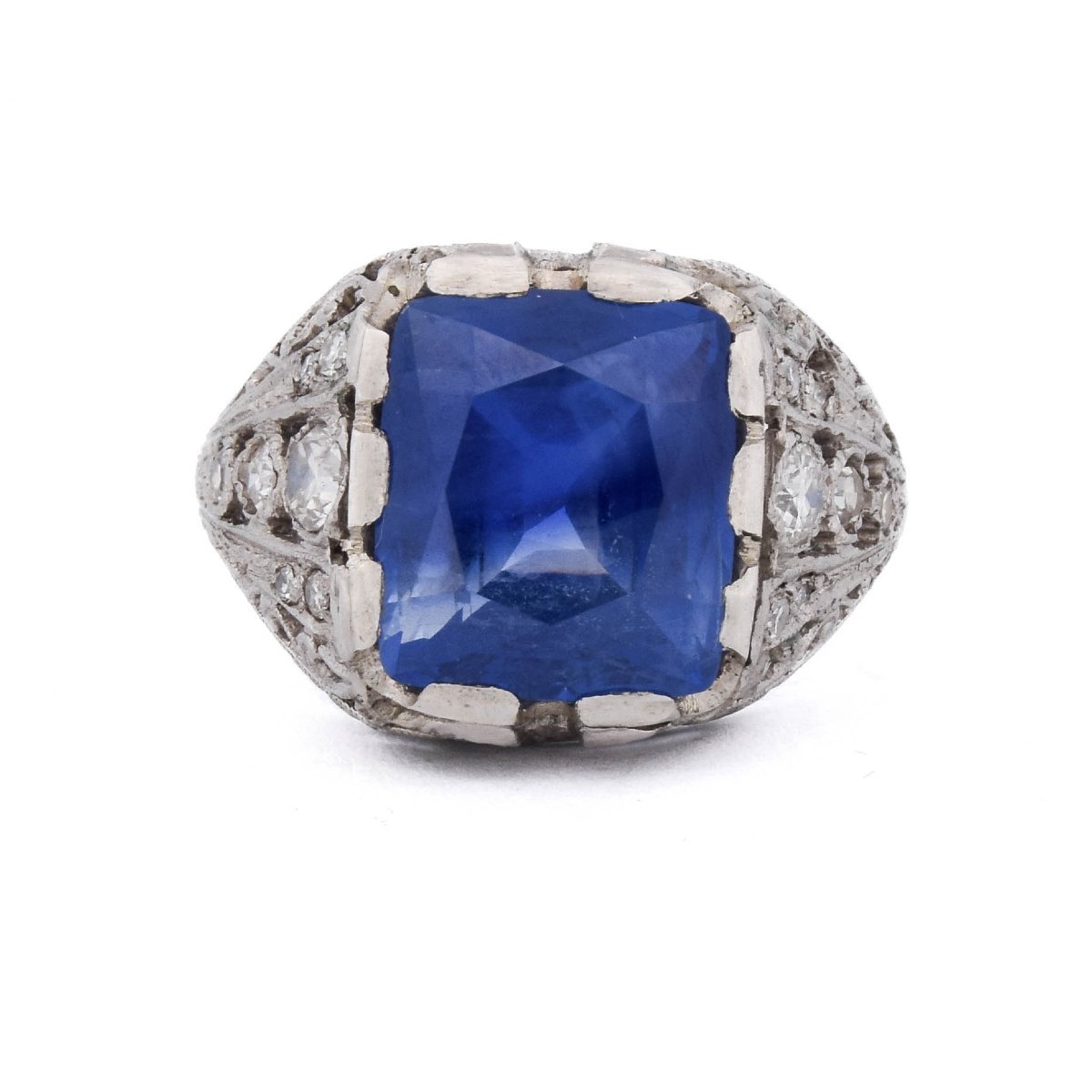 Anello Antico Circa 1910 In Platino Con Zaffiro Birmano Non Riscaldato 8,47 Ct E Diamanti