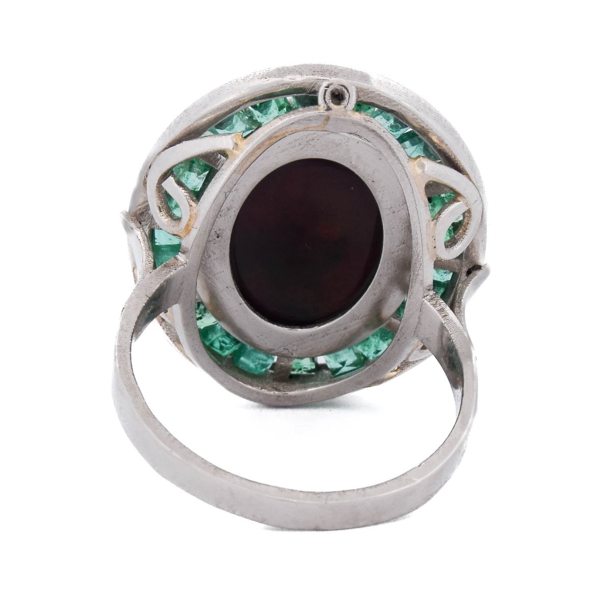 Anello in platino con opale cabochon da 10,40 ct e smeraldi da 4,50 ct-photo-1