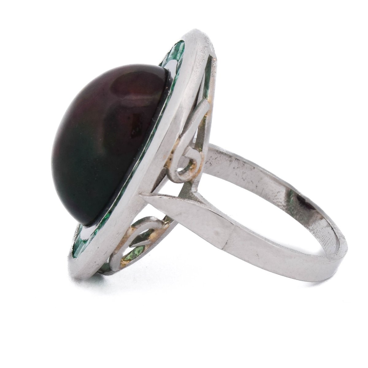 Anello in platino con opale cabochon da 10,40 ct e smeraldi da 4,50 ct-photo-2