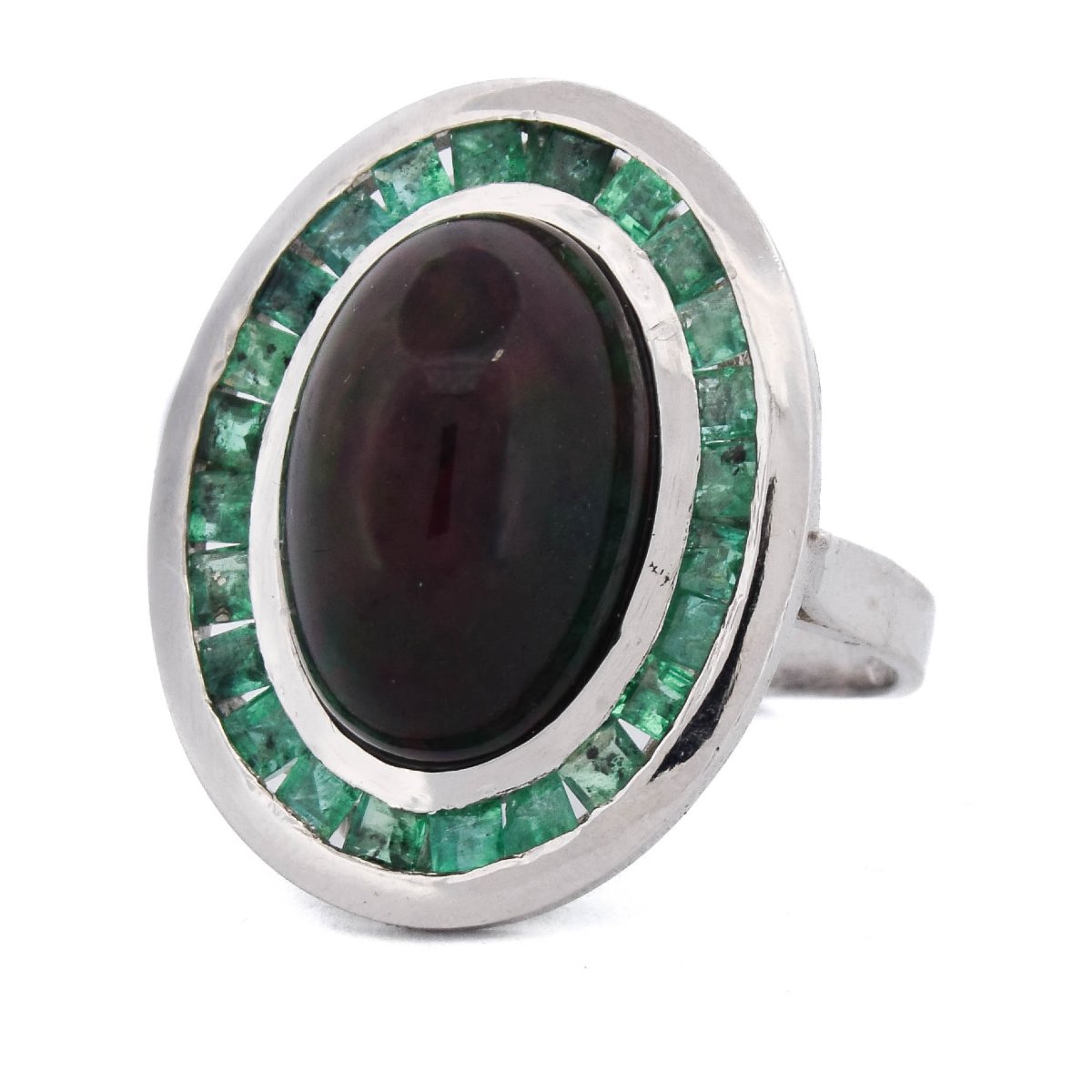 Anello in platino con opale cabochon da 10,40 ct e smeraldi da 4,50 ct-photo-3