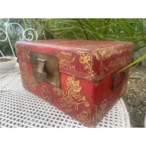 Chinese Chest In Red Lacquer 