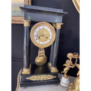 Clock With Columns And Gilded Bronzes 