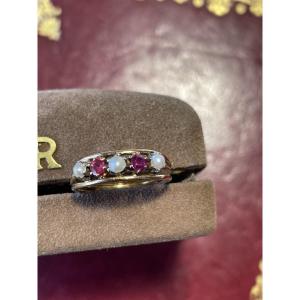Gold Ring With Pearls And Rubies 