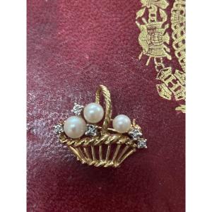 Flowered Basket Brooch In Gold, Diamonds And Pearls