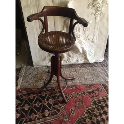 Fauteuil  D’enfant Tournant Dé Coiffeur 