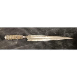 Couteau About 1300/1500 ( XIV Th Century ; XV Th Century). Origin Spain. Information Musée Louvre