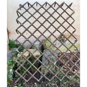 16th Or 17th Century Defense Grid 