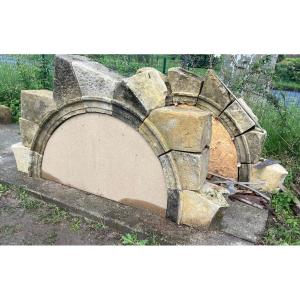 Stone Arch Late 18th Century (one Of A Pair)