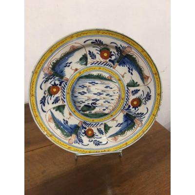 Grand Delft Dish XVII