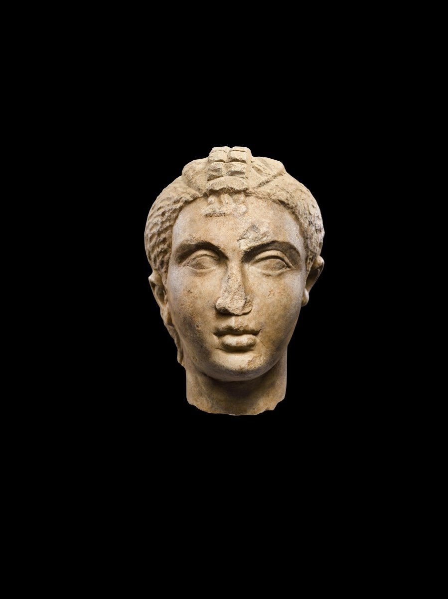 Ritratto romano di una testa di fanciulla, Roma, II secolo