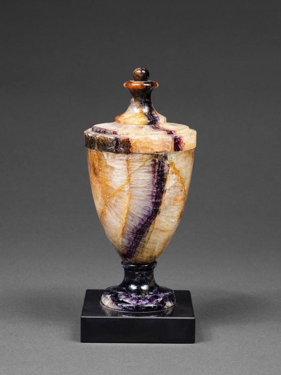 Urna neoclassica in Blue John