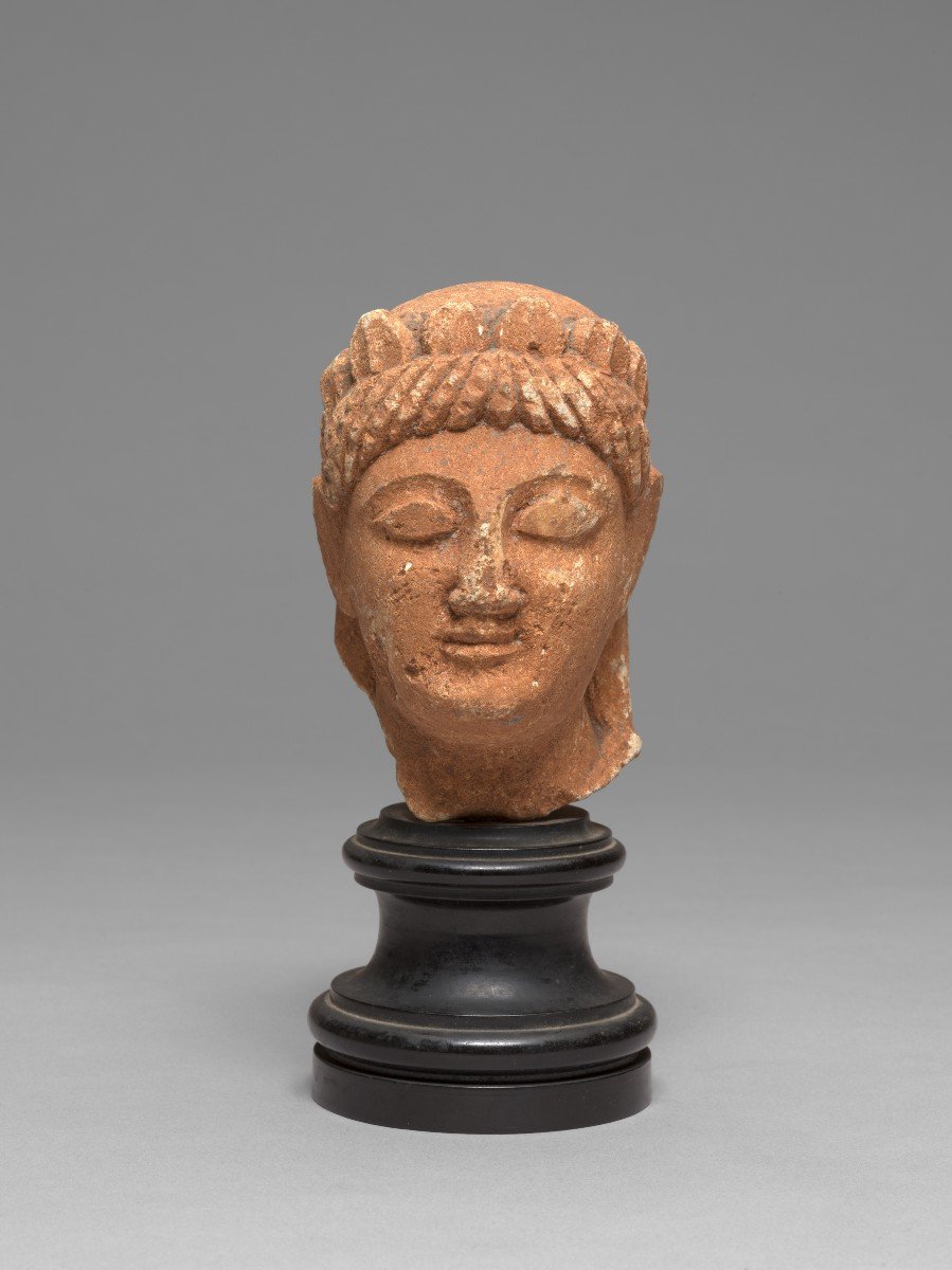 Antica testa in pietra calcarea cipriota di una devota femminile, VI-V secolo a.C