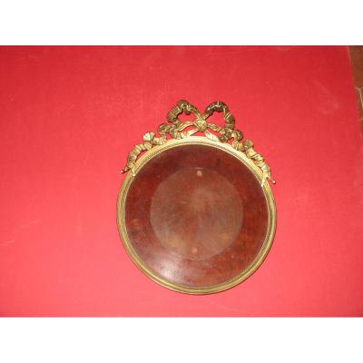 Round Frame Bronze 19th Time.