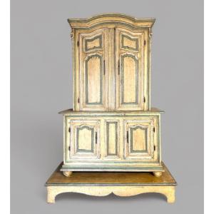 Very Pretty Little Painted Furniture Two Master Bodies
