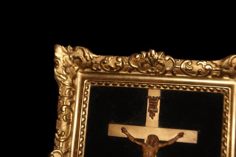 Crocifisso francese di inizio 1800 con Cristo in legno e stupenda cornice dorata-photo-2