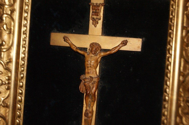 Crocifisso francese di inizio 1800 con Cristo in legno e stupenda cornice dorata-photo-3