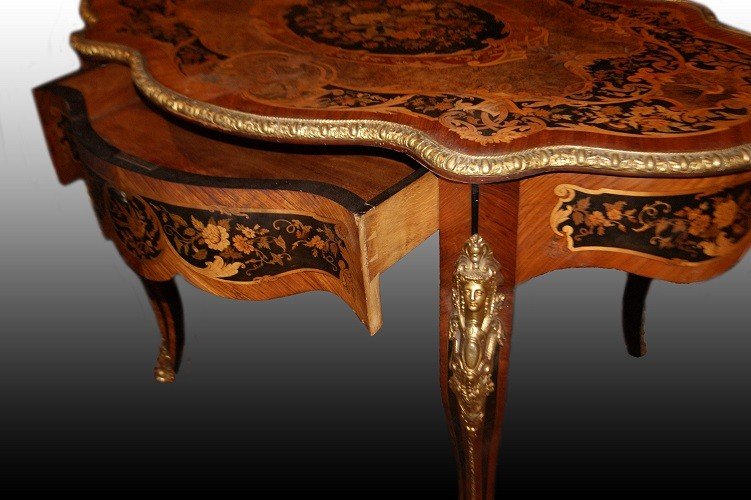 Magnifico tavolo da salotto ovale smerlato riccamente intarsiato stile Luigi XV-photo-1