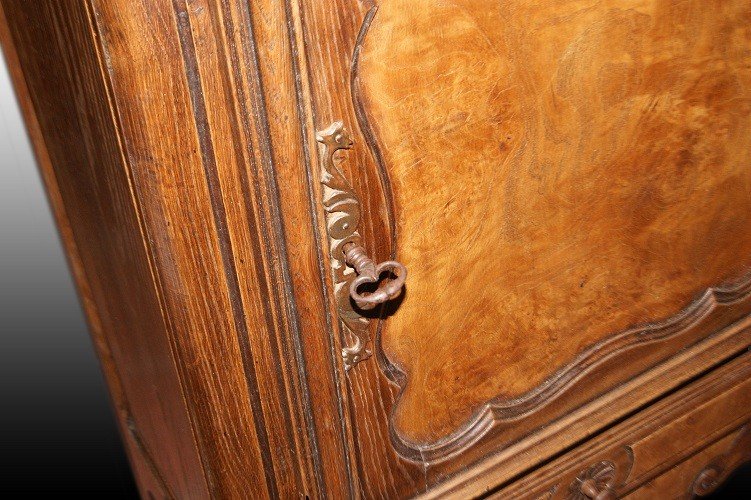 Vetrinetta provenzale del 1800 in legno di noce e radica con intagli-photo-2