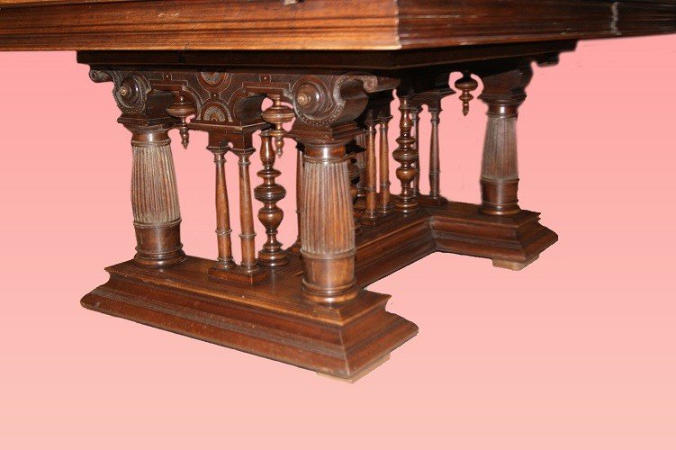 Grande tavolo rettangolare in legno di noce con basamento riccamente rifinito-photo-4