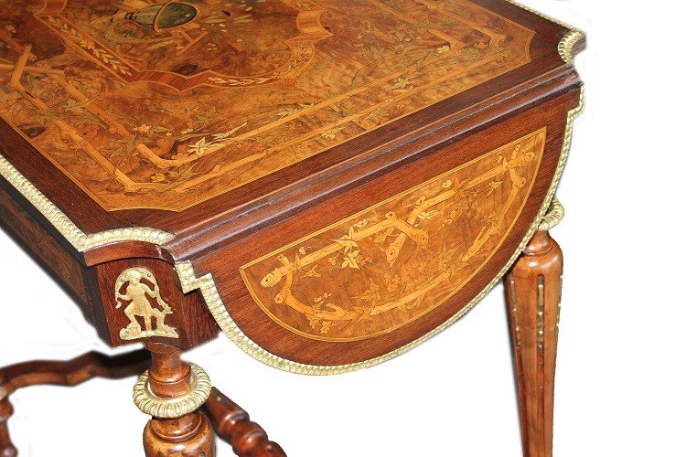 Prezioso tavolino con alette Luigi XVI del 1800 riccamente intarsiato-photo-1