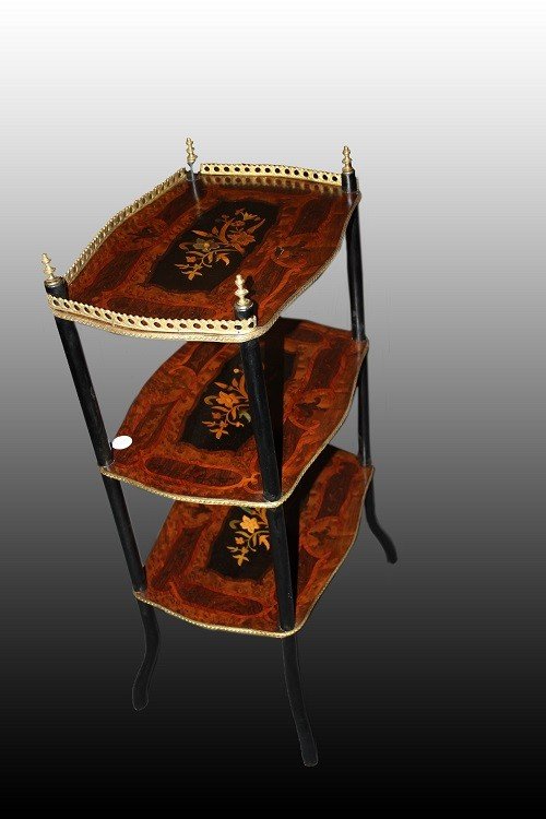 Piccolo tavolino etagere francese stile Napoleone III riccamente intarsiato-photo-4