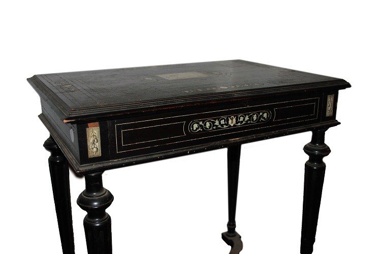 Tavolino italiano Lombardo di inizio 1800 in legno ebanizzato con intarsi in avorio pirografati-photo-1