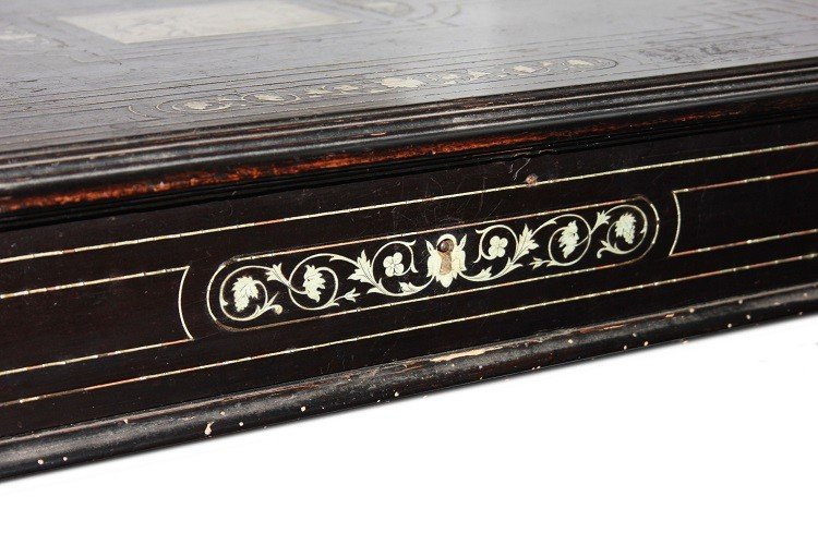 Tavolino italiano Lombardo di inizio 1800 in legno ebanizzato con intarsi in avorio pirografati-photo-2