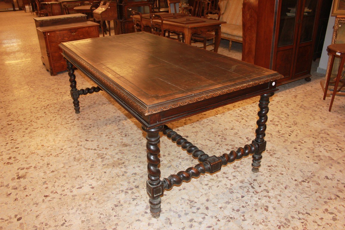 Grande tavolo francese di inizio 1800 in legno di noce con intagli-photo-2