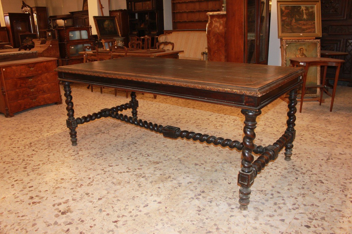 Grande tavolo francese di inizio 1800 in legno di noce con intagli-photo-4