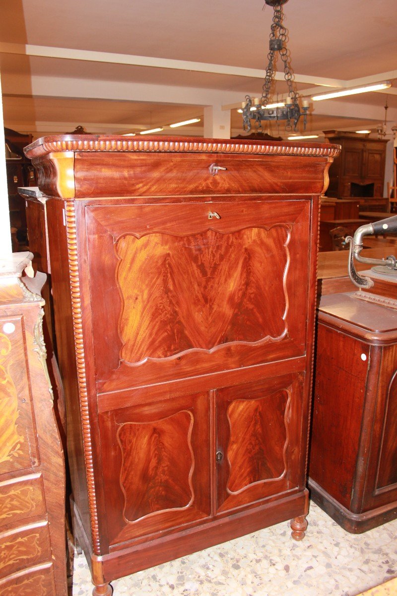 Secretaire Nord Europa Stile Biedermeier della seconda metà del 1800 in legno di mogano