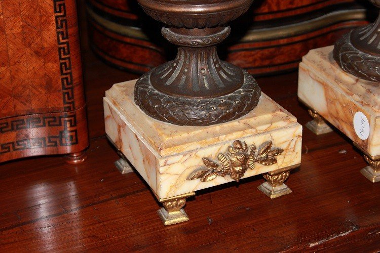 Coppia di Grandi Vasi in Antimonio con basette in marmo Giallo XIX secolo-photo-3