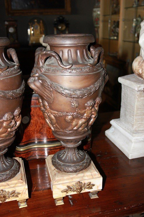 Coppia di Grandi Vasi in Antimonio con basette in marmo Giallo XIX secolo-photo-4