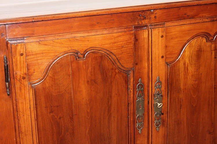Piccola credenza provenzale alta a due porte del 1800 in legno di ciliegio-photo-3