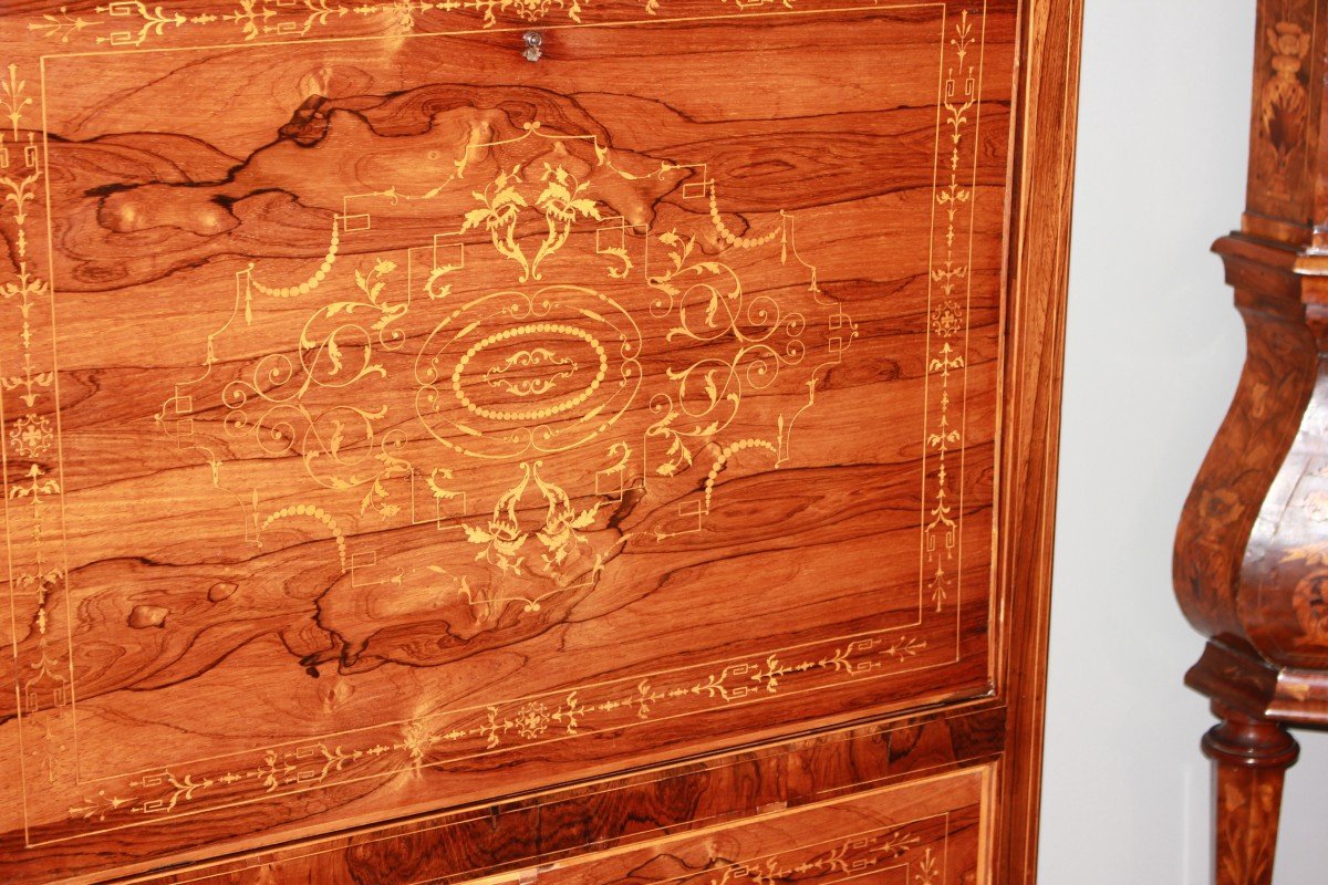 Secretaire francese di metà 1800, stile Carlo X, in legno di palissandro con ricchi motivi -photo-3