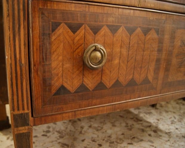 Italian chest of drawers from the early 1800s, Louis XVI style, in various polychrome woods-photo-2