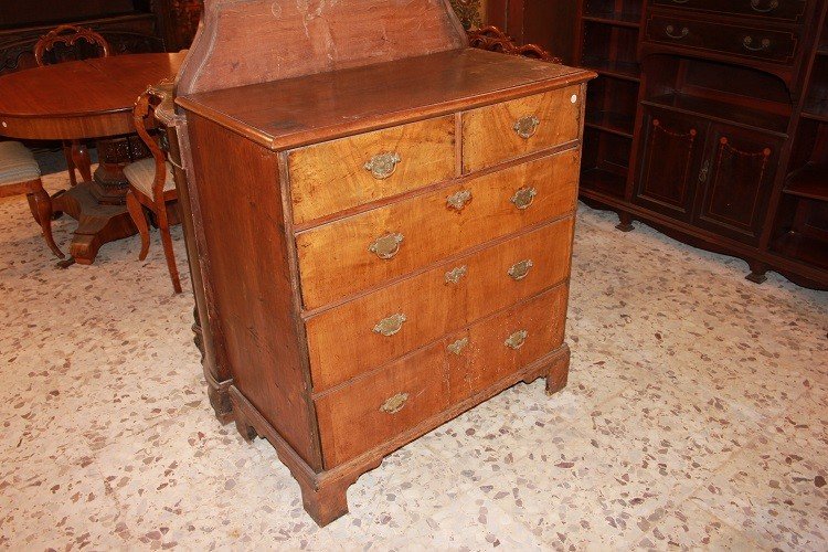 Piccolo cassettone comoncino inglese del 1700 stile Queen Anne in legno di noce-photo-2