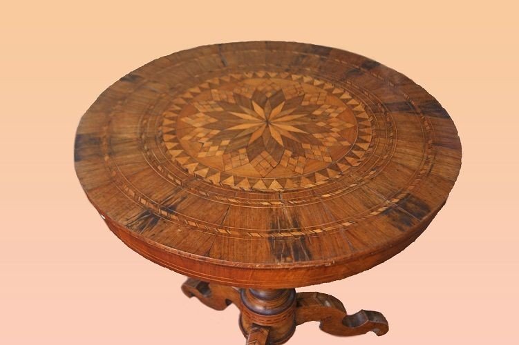 Tavolino sorrentino circolare italiano della prima metà del 1800 in legno di noce-photo-2