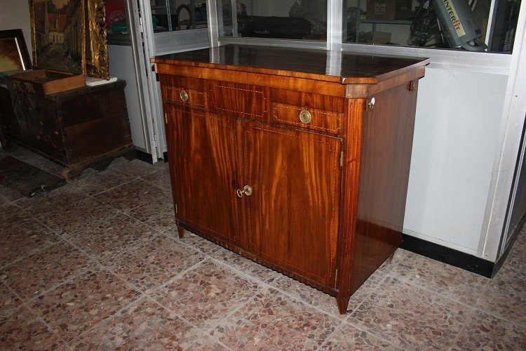 Credenza piattaia olandese di inizio 1800 stile Luigi XVI in legno di mogano e piuma di mogano-photo-2