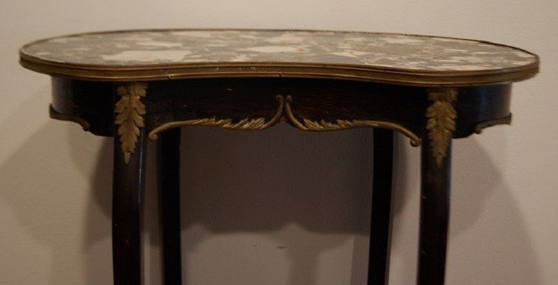 Tavolino a fagiolo con piano in marmo-photo-1