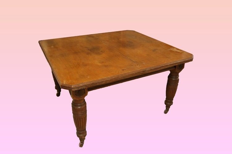 Tavolo quadrato allungabile, inglese stile Vittoriano della seconda metà del 1800 in noce